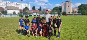 Lire la suite à propos de l’article Noah NENE un môme du RCVB, sélectionné en Equipe de France revient sur ses terres et honore l&rsquo;école de rugby par sa présence.